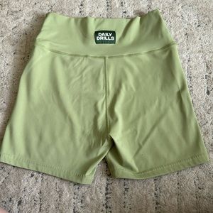 Daily drills shortie shorts Matcha- sz medium.